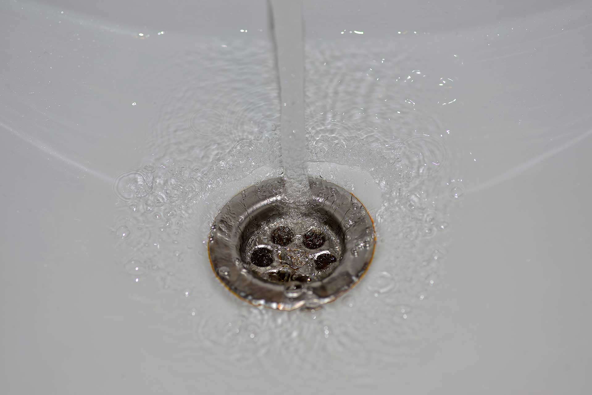 A2B Drains provides services to unblock blocked sinks and drains for properties in Paisley.